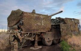 боевая работа 152-мм колесной САУ 2С44 «Гиацинт-К» с дополнительным антидроновым бронированием, источник Телеграм-канал Военный Осведомитель