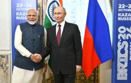 Владимир Путин и Нарендра Моди на саммите БРИКС в 2024 году