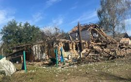 Заглавное фото: пораженные ударами УМПК ПВД ВСУ в с. Шиповатое Харьковской области, источник Телеграм-канал Хроники Гераней