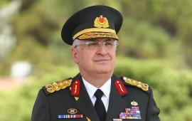 министр обороны Яшар Гюлер