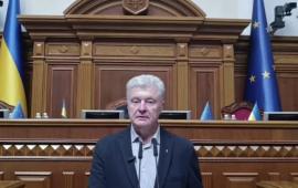 Порошенко через суд хочет провести новогодние каникулы за границей