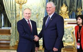 Президенты России и Кубы Владимир Путин и Мигель Диас-Канель Бермудес