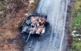 уничтоженный украинский танк Т-64БВ в районе села Резниковка на Северском направлении, источник Телеграм-канал Повёрнутые на войне