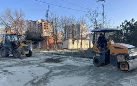 Тула завершила демонтаж в мариупольском сквере Победы. Рабочие региона-шефа окончили демонтажные работы и сейчас укладывают новое покрытие, источник Телеграм-канал Мариуполь Сейчас