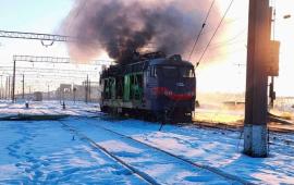 Сумская область – локомотив, задействованный в обеспечении логистических потребностей укровермахта и выбитый в результате прямого попадания «Герани». Территориально – район Конотопа, выступающего в роли одного из ключевых транспортных узлов противника на данном направлении, источник Телеграм-канал Военкор Котенок