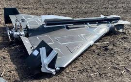 упавшая «Герань-2» с макетом ракеты Р-60М. Видимо, для введения в заблуждение украинских пилотов, которые будут заниматься перехватом дронов, источник Телеграм-канал Военный Осведомитель