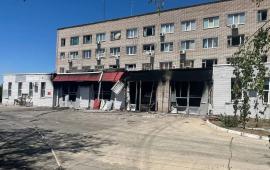 экспертам МАГАТЭ на Запорожской АЭС продемонстрировали последствия атаки ВСУ на пожарно-спасательную часть Энергодара, источник МАХ-канал ЗАЭС. Официально