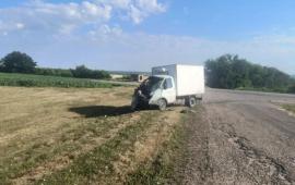 утром 3 июля на участке автодороги Старобельск – Беловодск беспилотник атаковал автомобиль «Газель», перевозивший продукцию маслозавода. В результате атаки погиб 50-летний мужчина. Ещё один мужчина, 39 лет, получил ранения и был госпитализирован, источник МАХ-канал KRM РФ