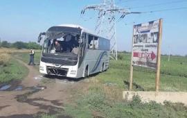 ВСУ атаковали БПЛА рейсовый автобус «Краснодар – Донецк» в районе Кутейниково в ДНР, в результате удара ранены восемь человек. Один из пострадавших находится в тяжёлом состоянии, трое – средней степени. По предварительным данным, детей среди пострадавших – нет, источник МАХ-канал Поддубный
