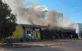последствия удара Герани в Павлограде по зданию Новой Почты, источник МАХ-канал Хроники Гераней