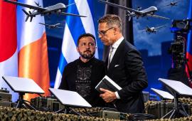 Финский президент публично умолял американского миллиардера разрешить Украине использовать Starlink для ударов по российским пусковым установкам баллистических ракет.