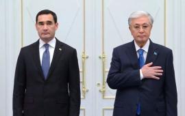 Туркменистан усиливает работу по привлечению транзитных грузов Срединного коридора через свою транспортную сеть, чтобы конкурировать с маршрутом через Казахстан и стать главным логистическим центром на Каспийском море.