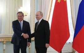 Путин и Ли Цян обсудили в Санкт-Петербурге стратегическое партнерство и стабильность в мире
